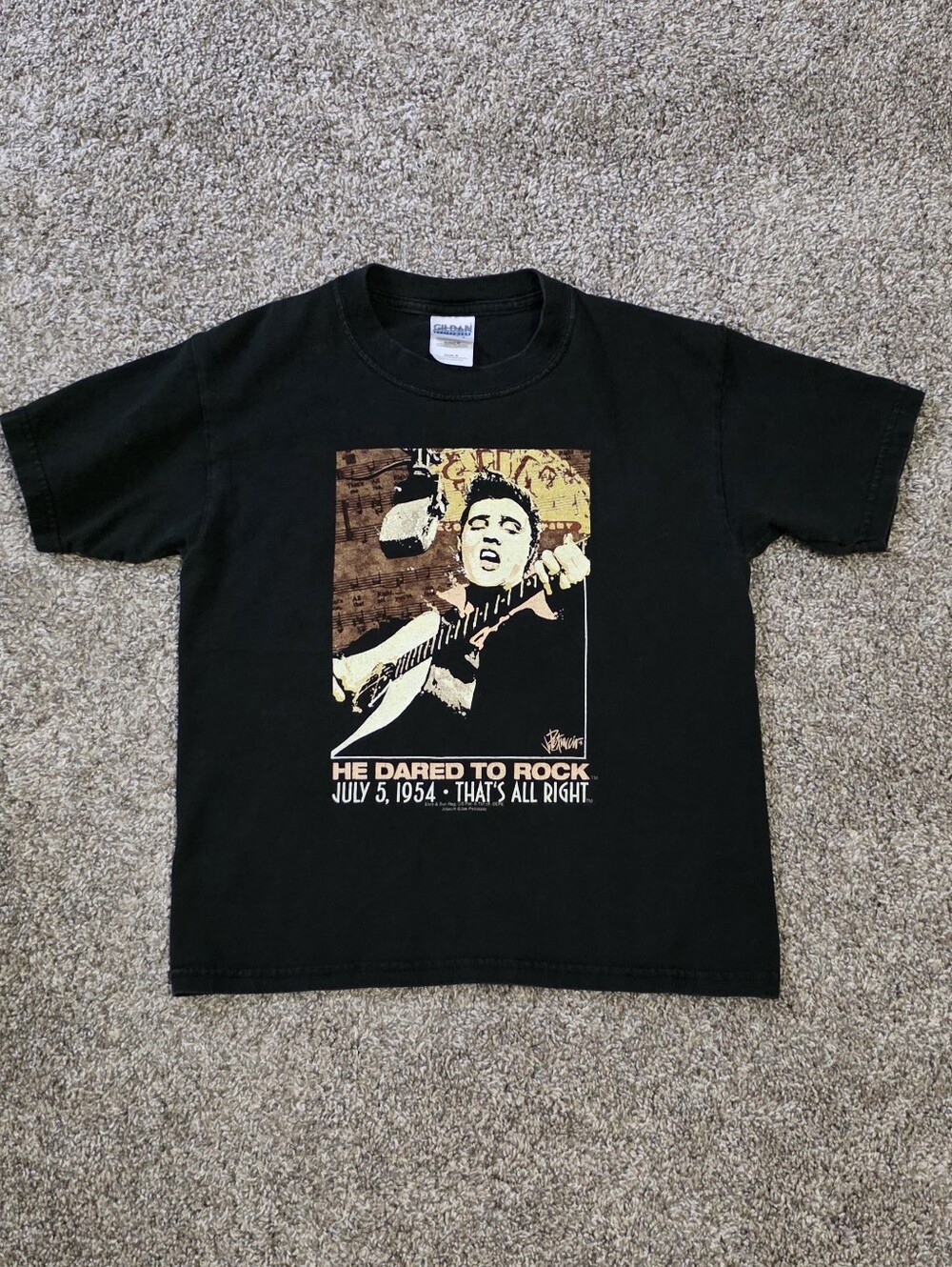 Black Elvis Presley 'He Dared to Rock' Graphic Tee